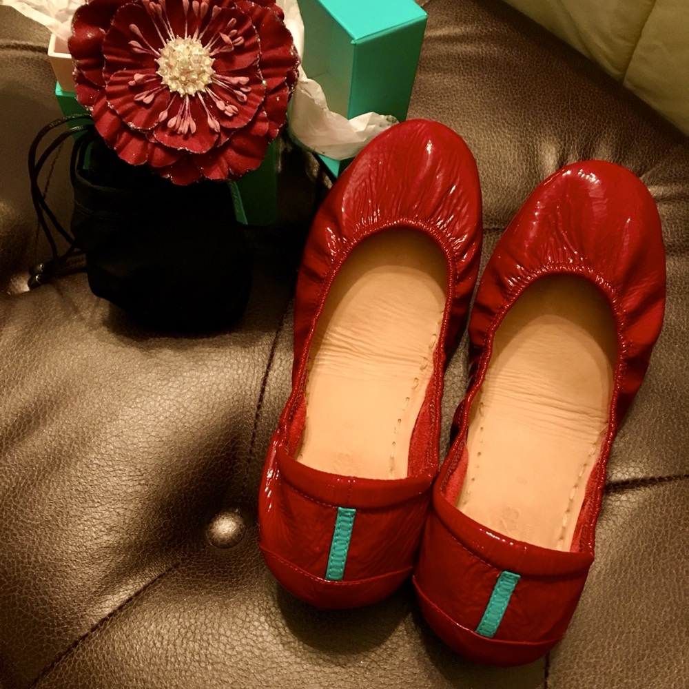 Excellent condition Ruby Red Tieks in size 9